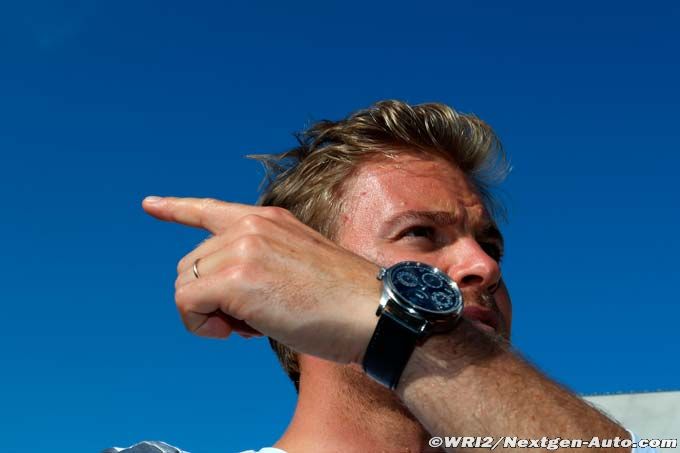 Mercedes must keep Rosberg - Lauda