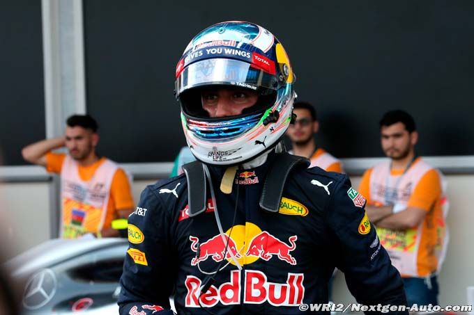 Ricciardo : Verstappen me pousse (...)
