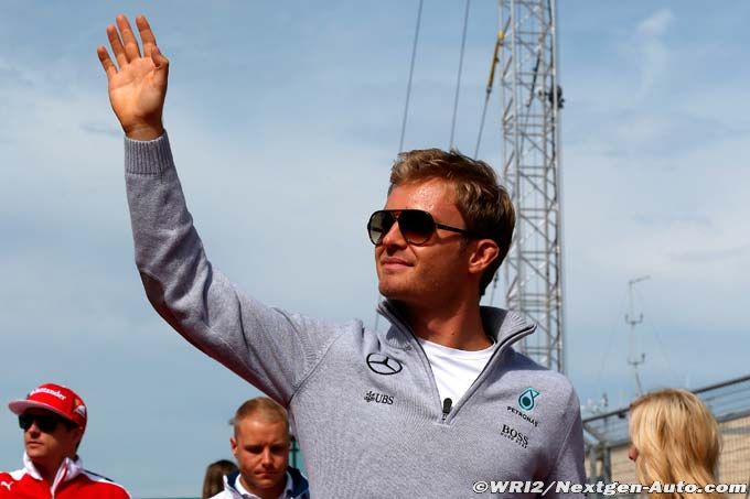 Rosberg est heureux de se battre (...)