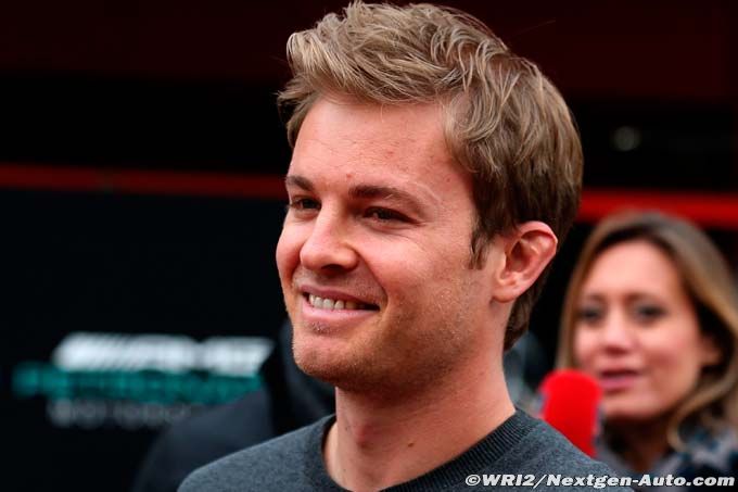 Rosberg hits back at Wolff, Hamilton