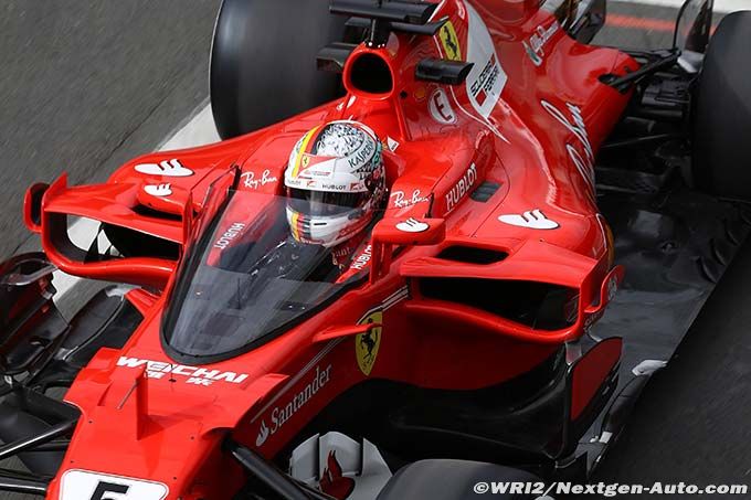 Silverstone, FP1 : Vettel tests (...)