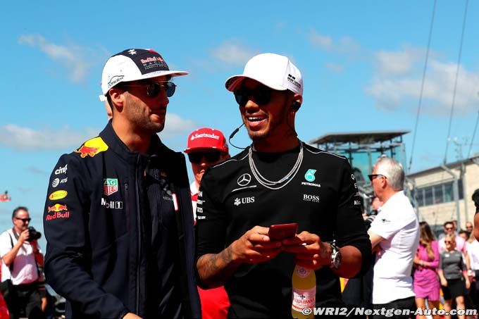 Hamilton names Ricciardo as favourite