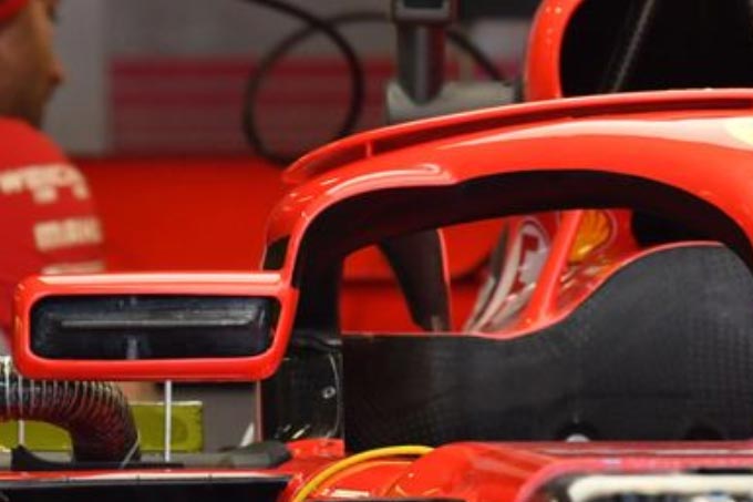 La Ferrari garde ses rétroviseurs (...)