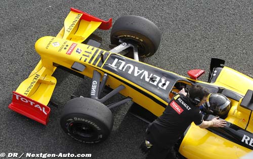 La Renault R30 de Pirelli victime (...)