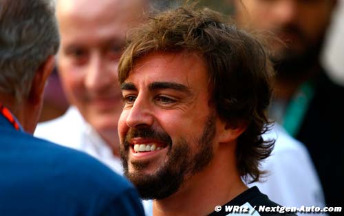 Alonso hits back after 'dark (...)