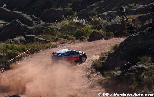Hyundai show pace to lead Rally (...)
