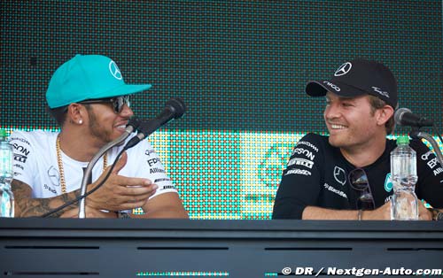 Hamilton accepts invite to Rosberg'