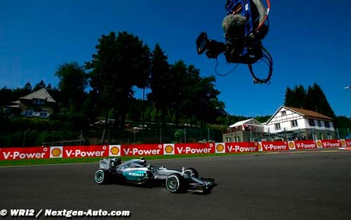 Spa, FP2: Rosberg fastest despite (...)
