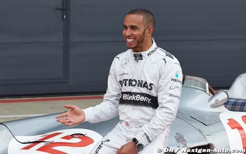 Hamilton aime conduire une Ferrari