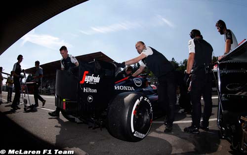 Neuvième moteur neuf pour Alonso (...)