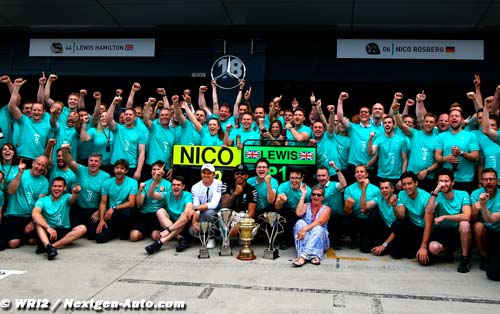 Mercedes win Formula One Constructors
