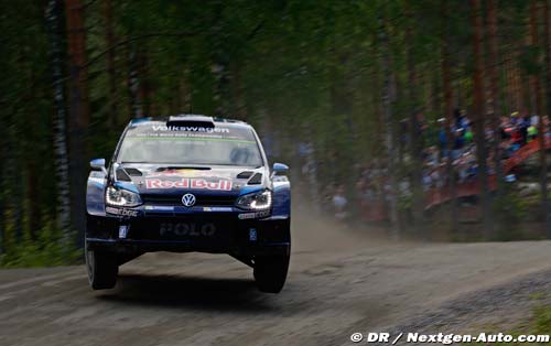 SS11-12: Ogier delayed by Neuville roll