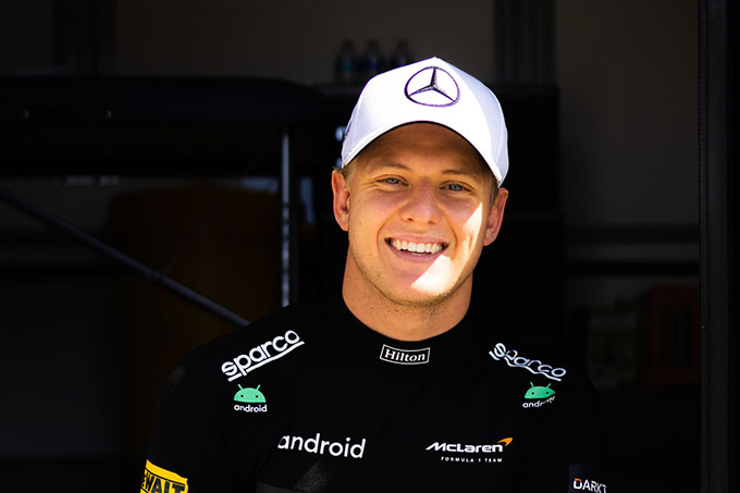 Schumacher in talks with Alpine (...)