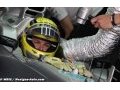 Bird hits Rosberg's helmet in Bahrain practice