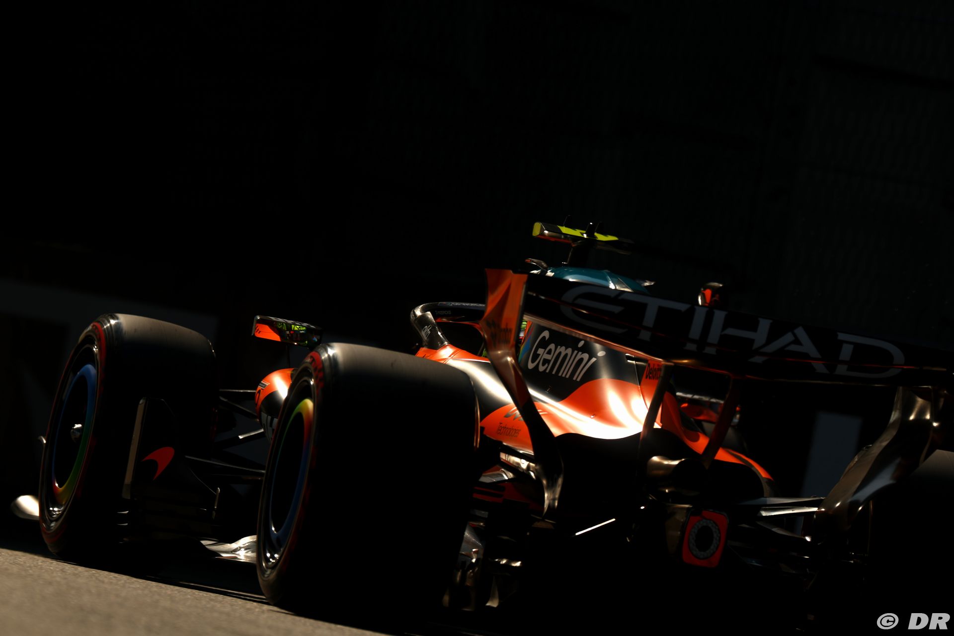 ambiance-pirelli1_18_.jpg