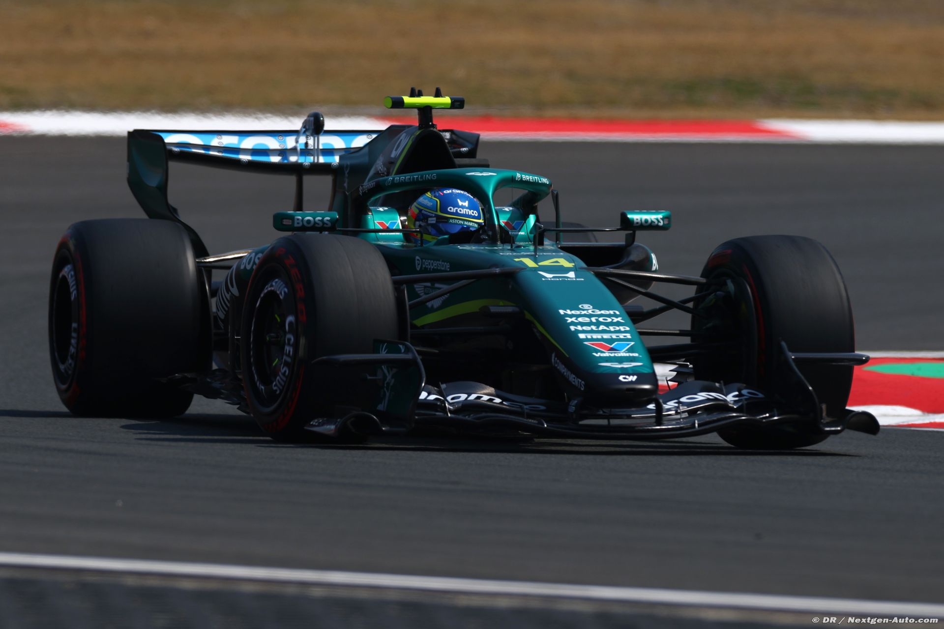 astonmartin1_10_-4.jpg