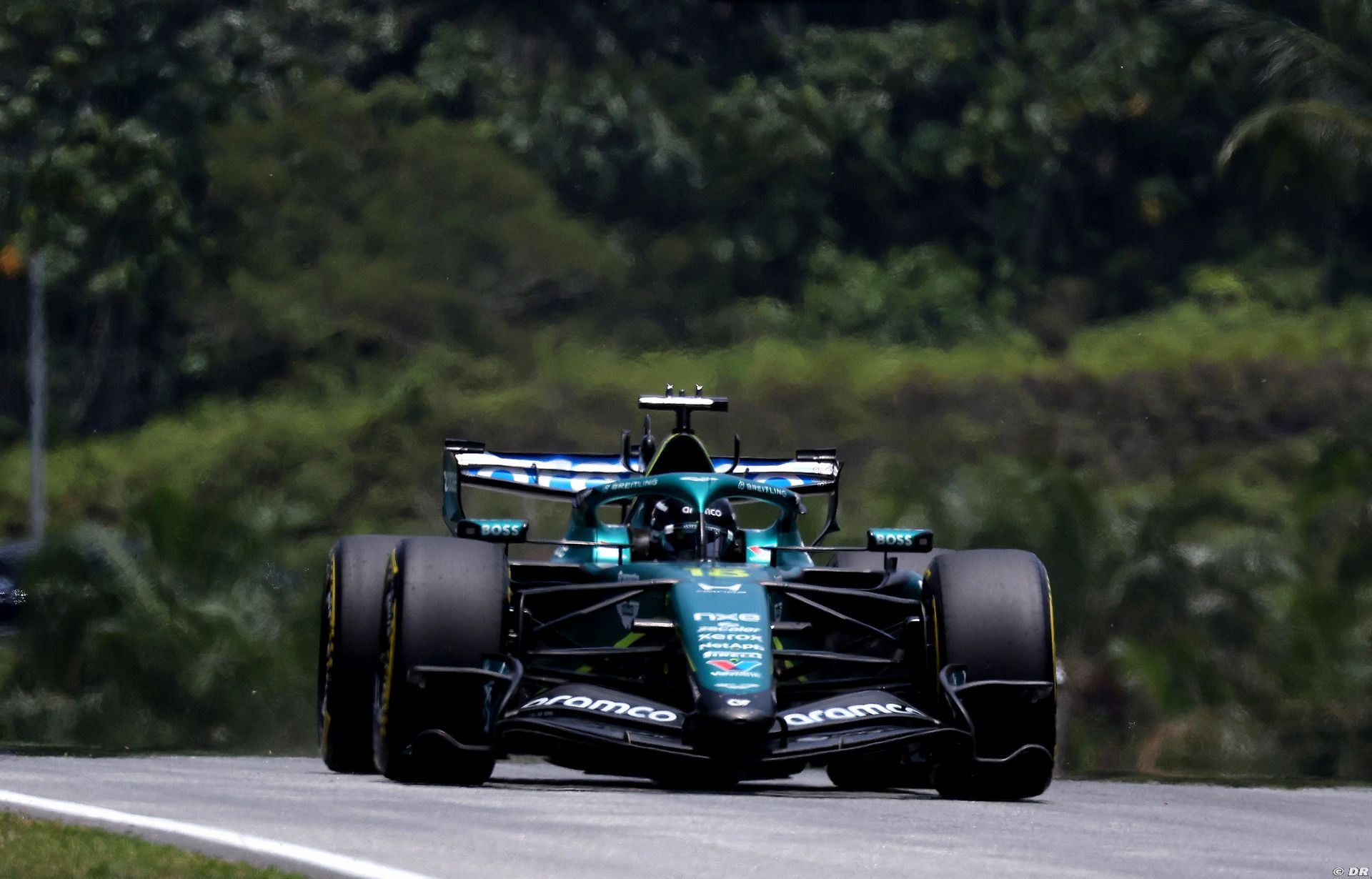 astonmartin1_16_-4.jpg