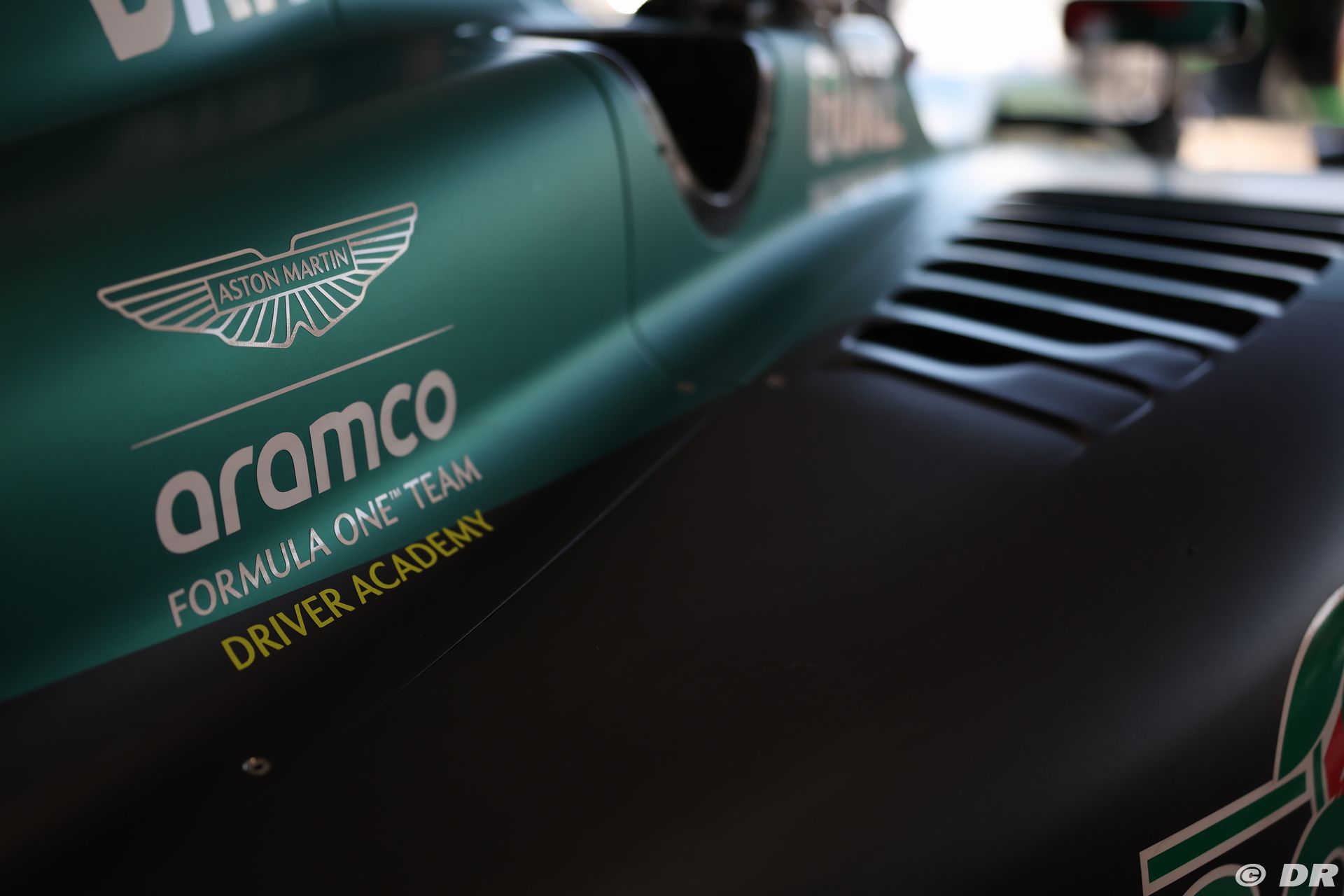 astonmartin1_19_-3.jpg