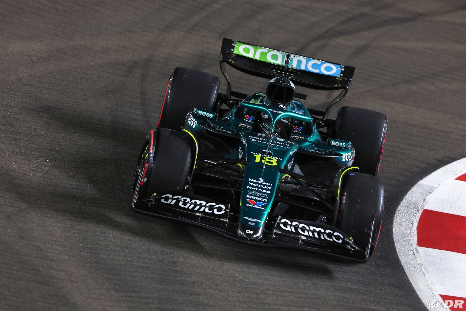 astonmartin1_33_-3.jpg