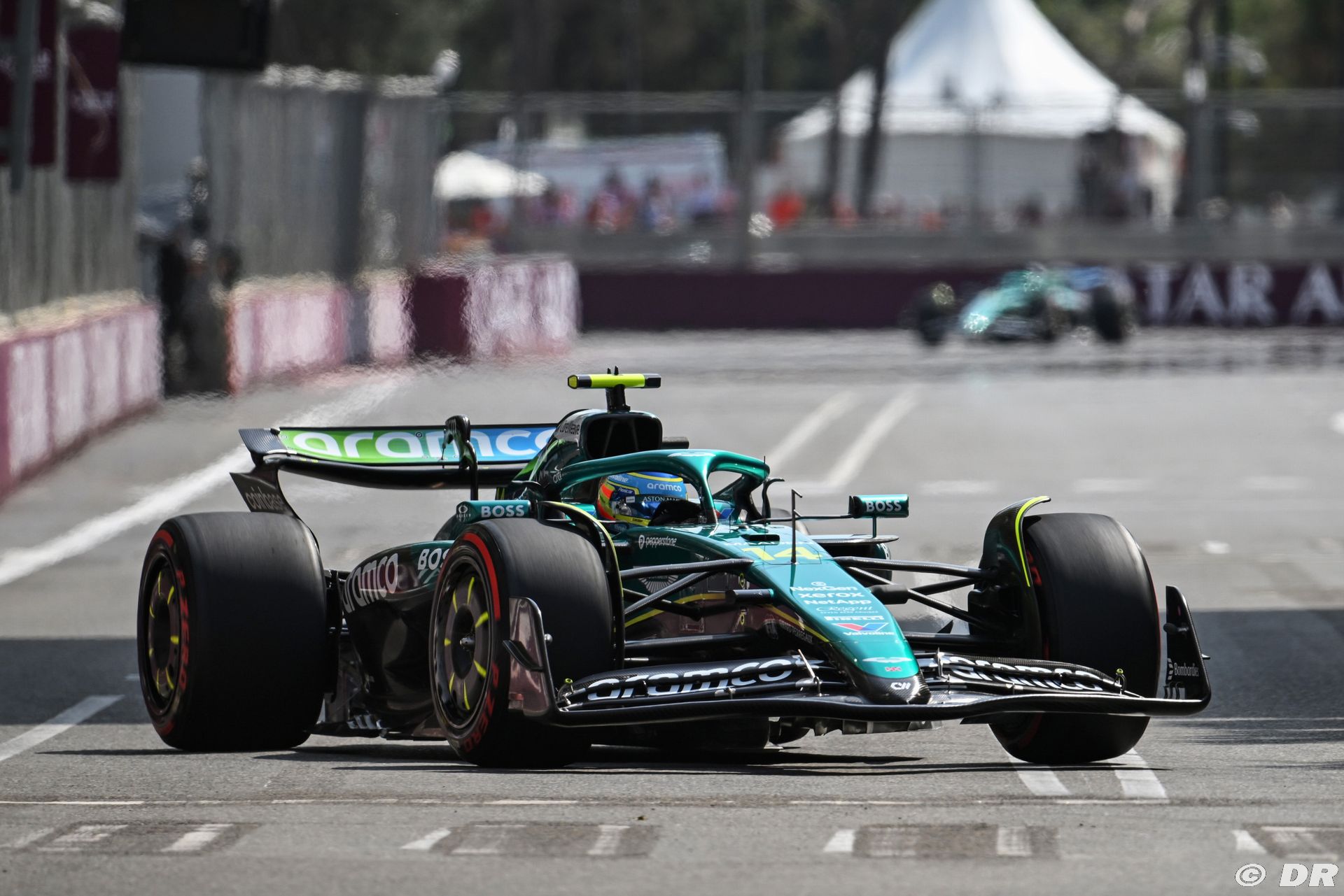 astonmartin1_40_-2.jpg