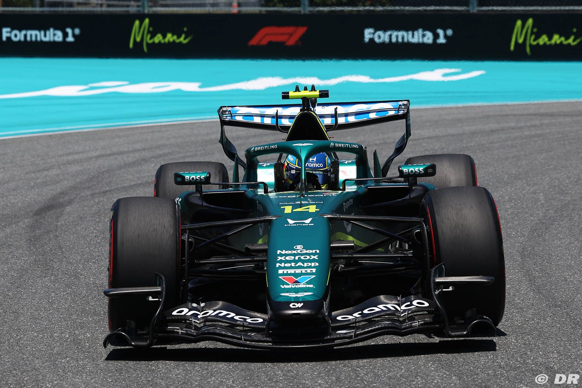 astonmartin1_61_-2.jpg