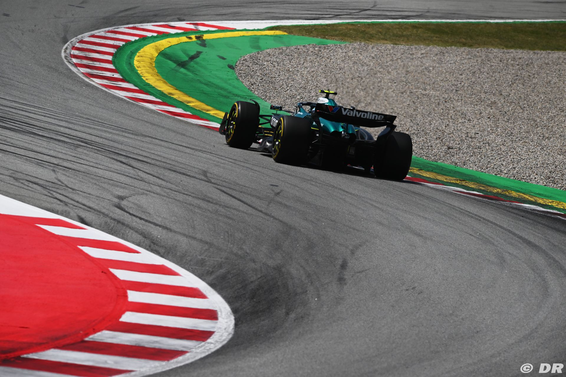 astonmartin3_20_-3.jpg