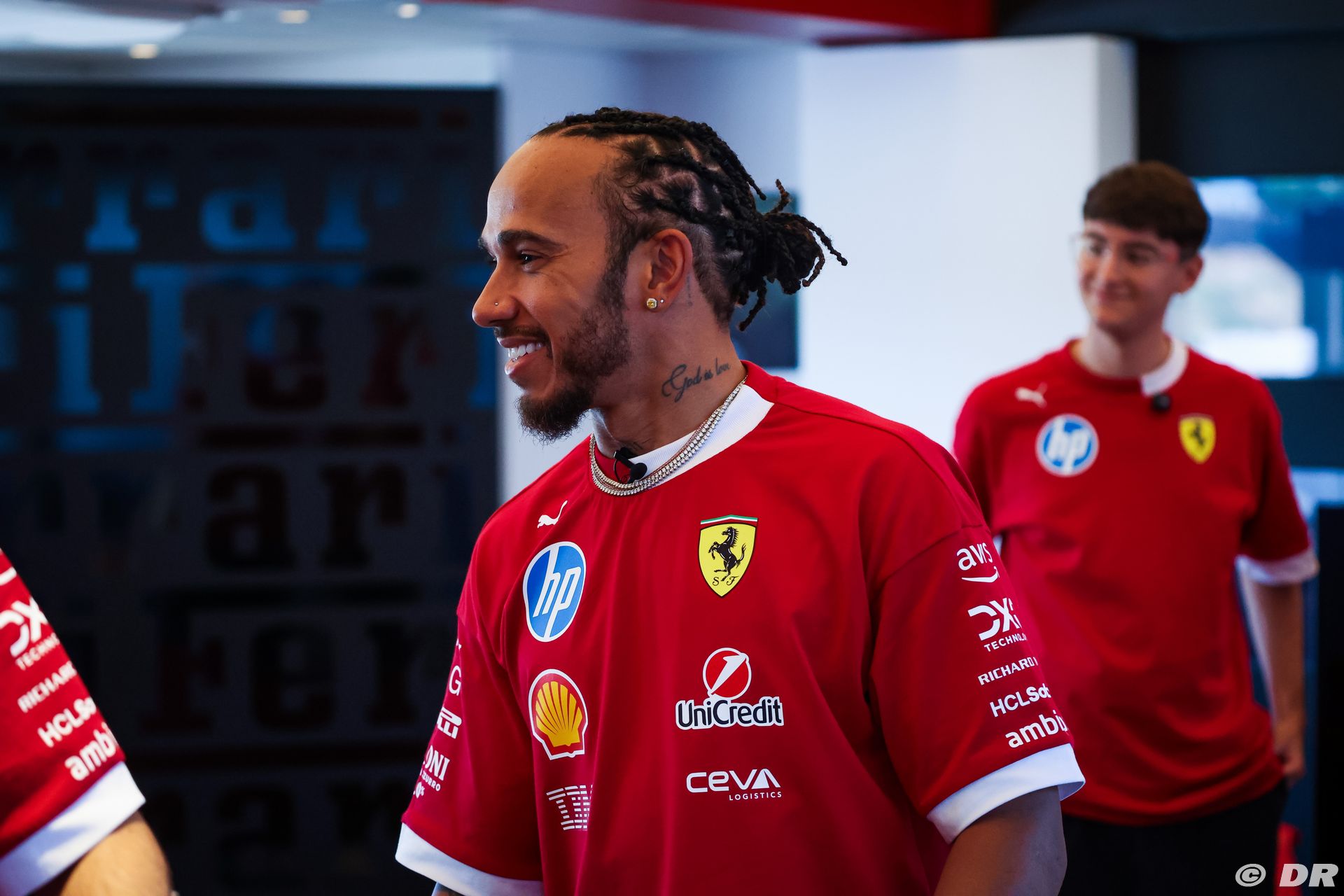 ferrari0_5_-11.jpg