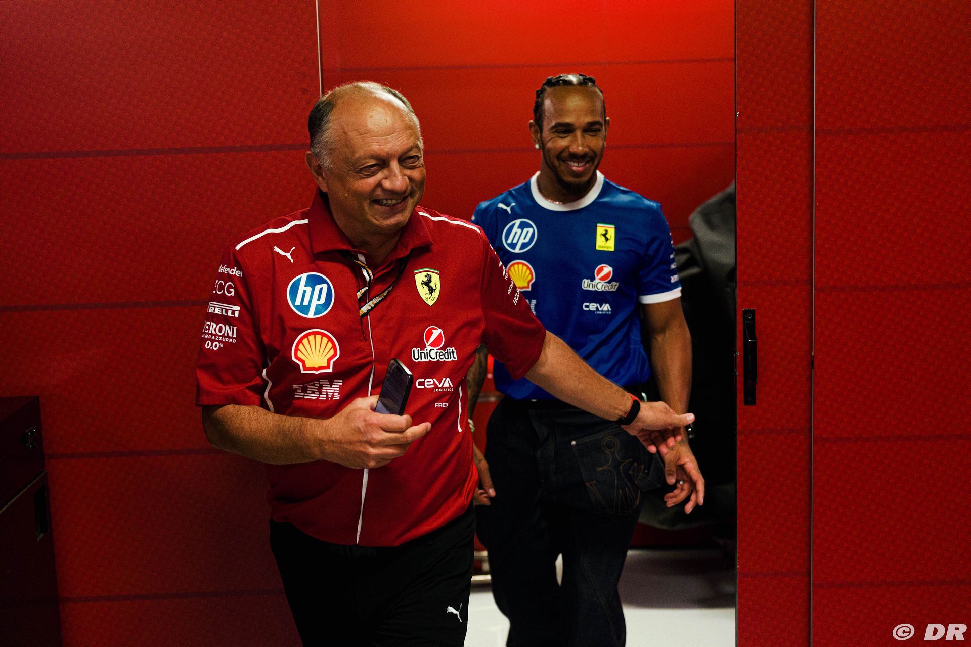ferrari0_8_-5.jpg