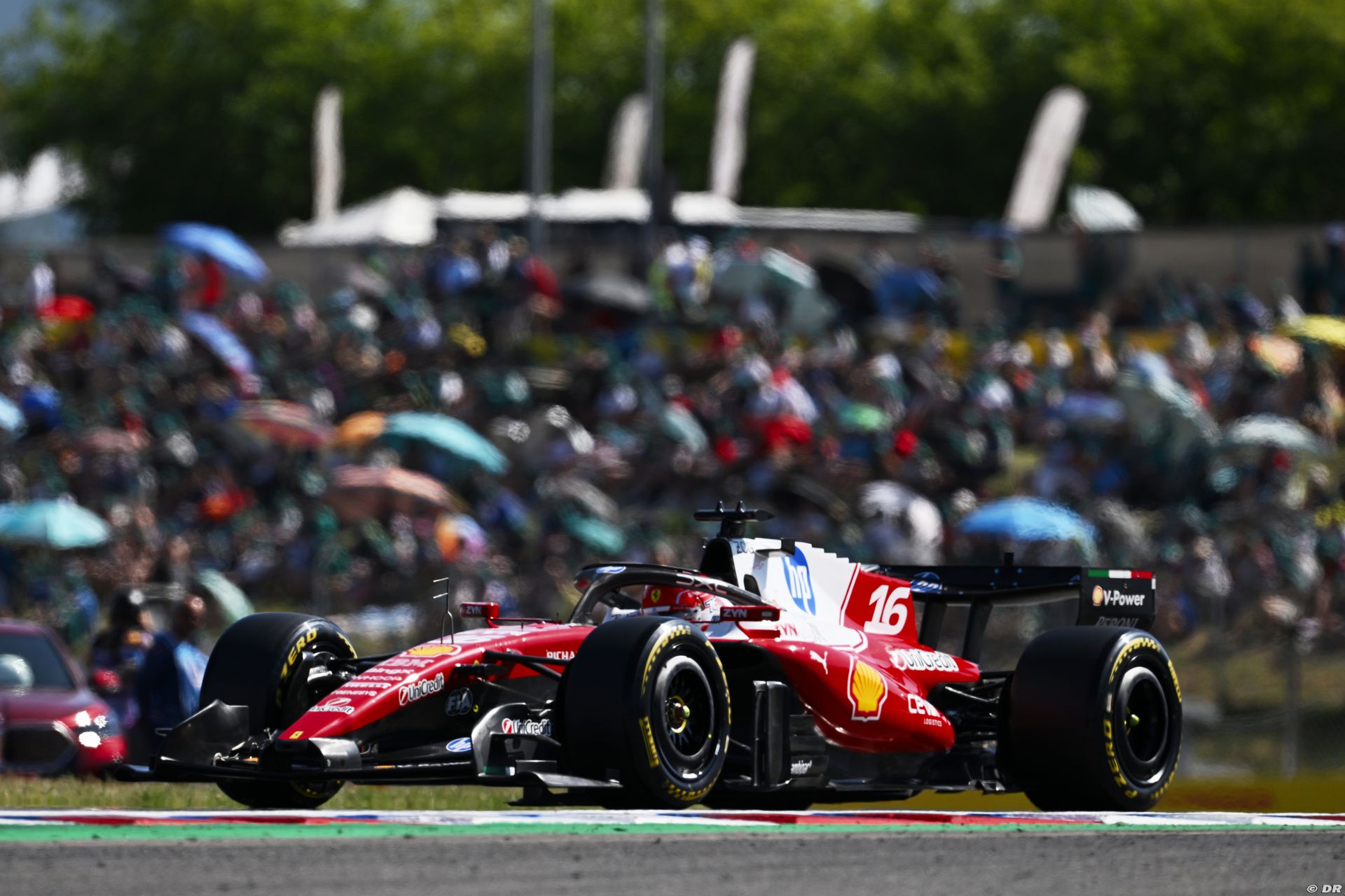 ferrari1_10_-14.jpg