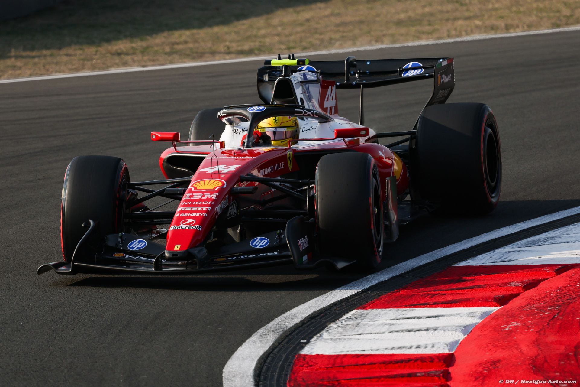 ferrari1_10_-9.jpg