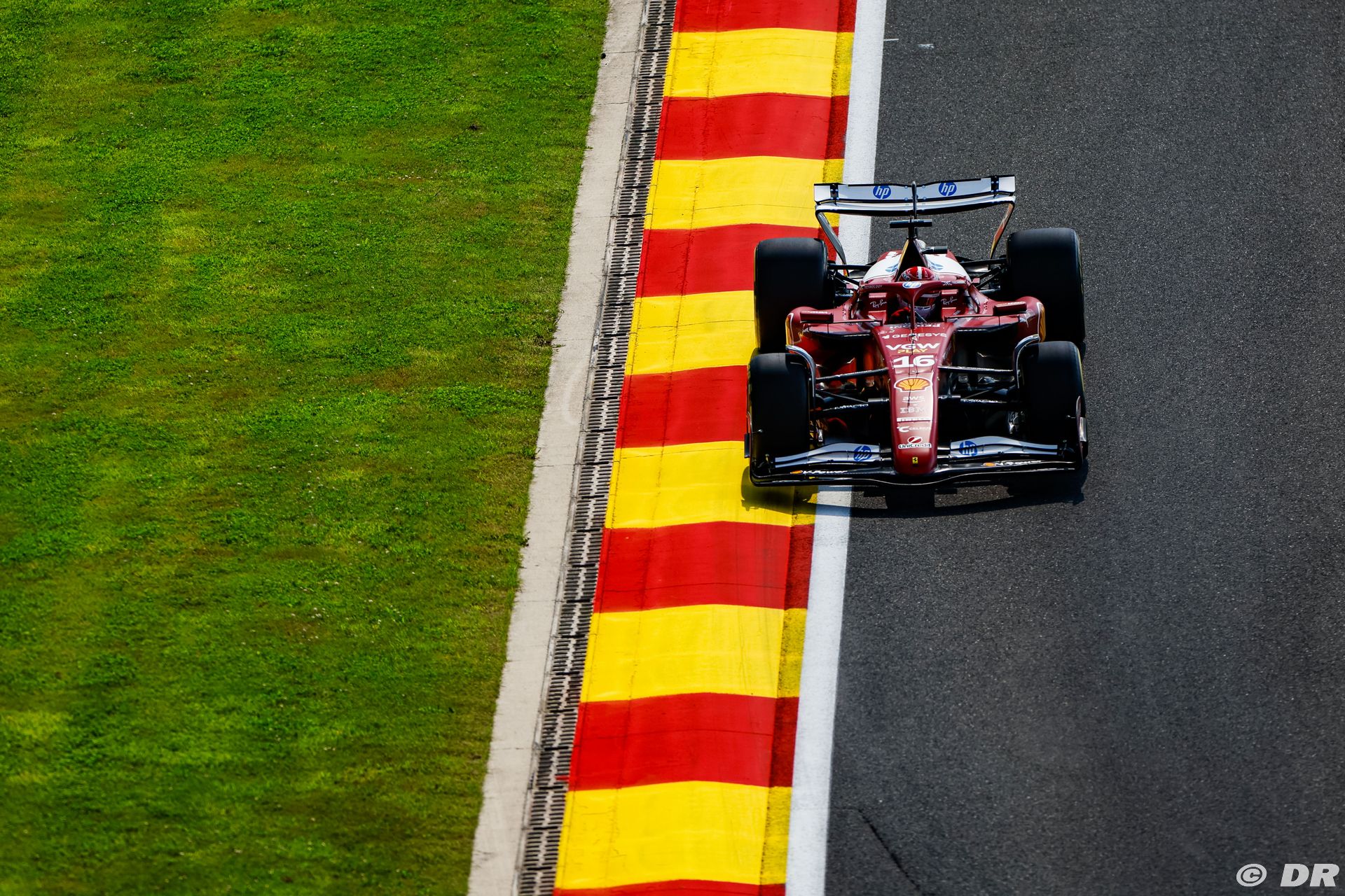 ferrari1_11_-9.jpg