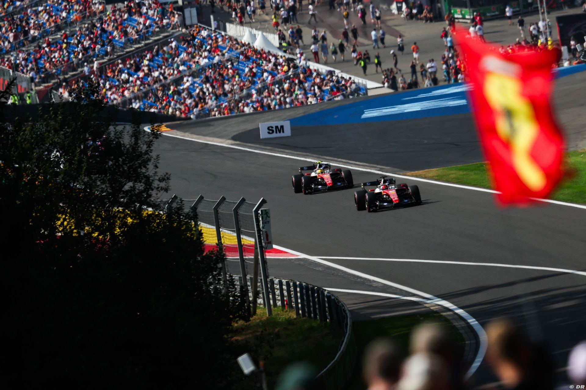 ferrari1_6_-10.jpg
