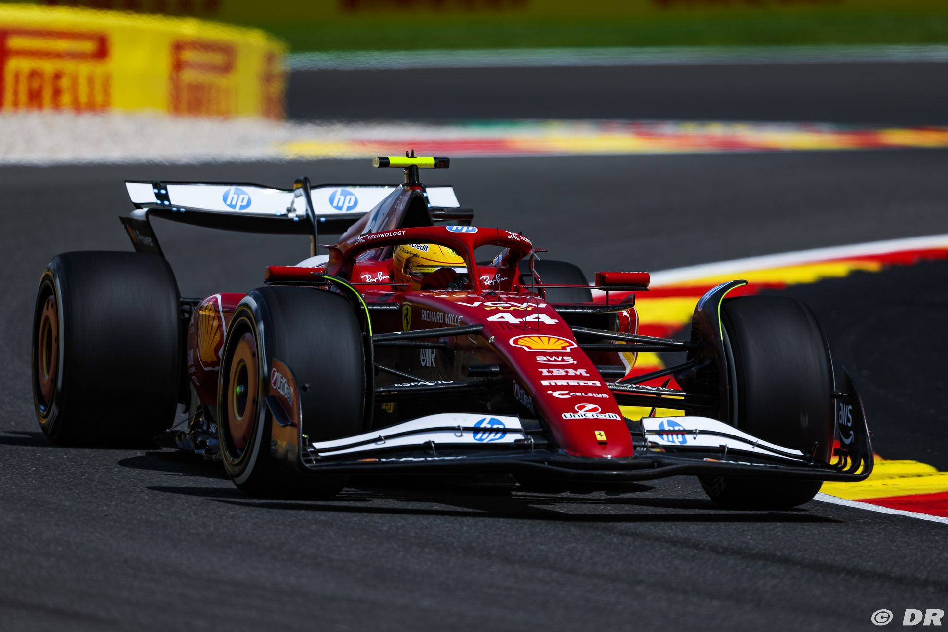 ferrari1_6_-11.jpg