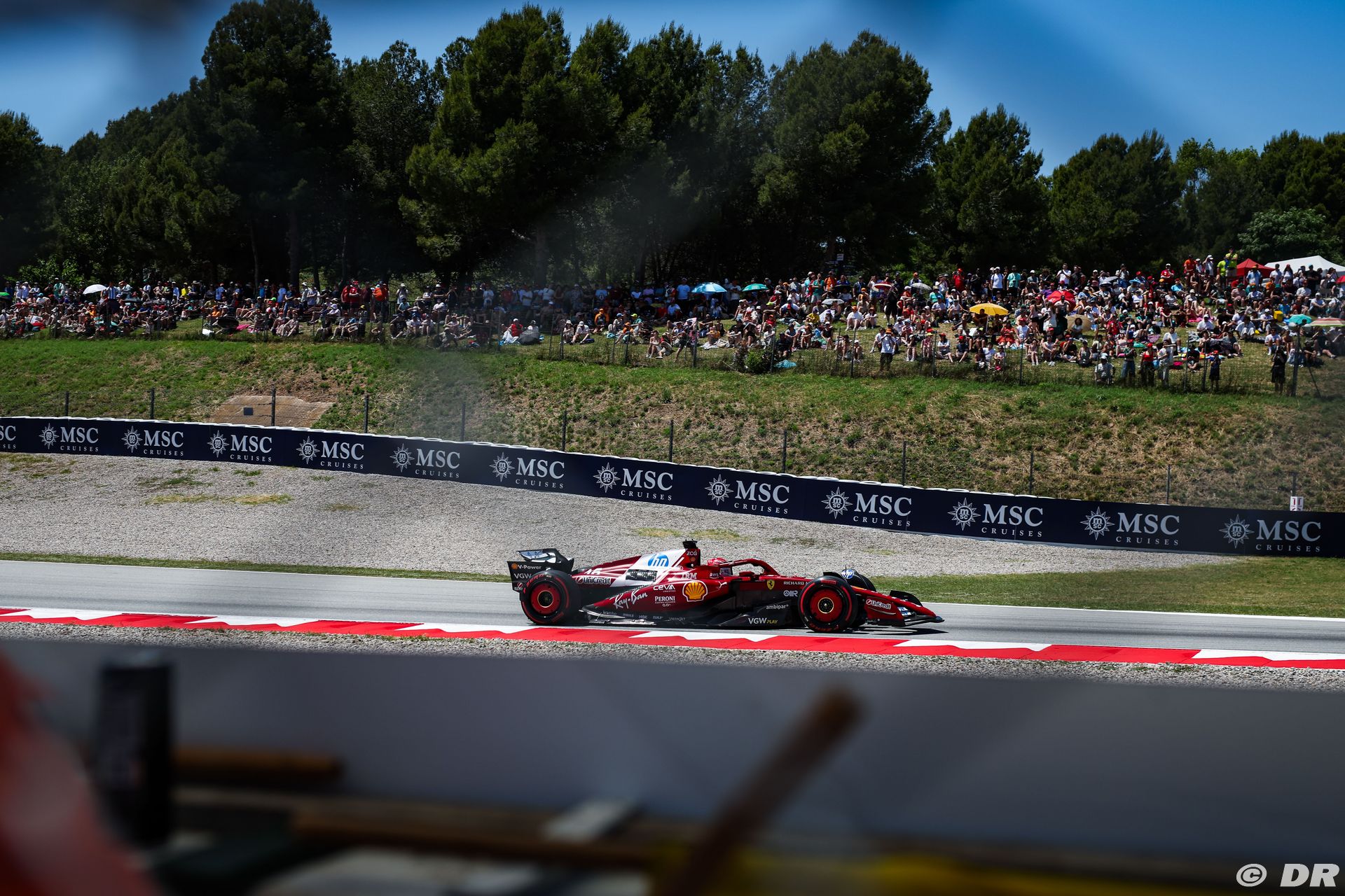ferrari1_6_-6.jpg
