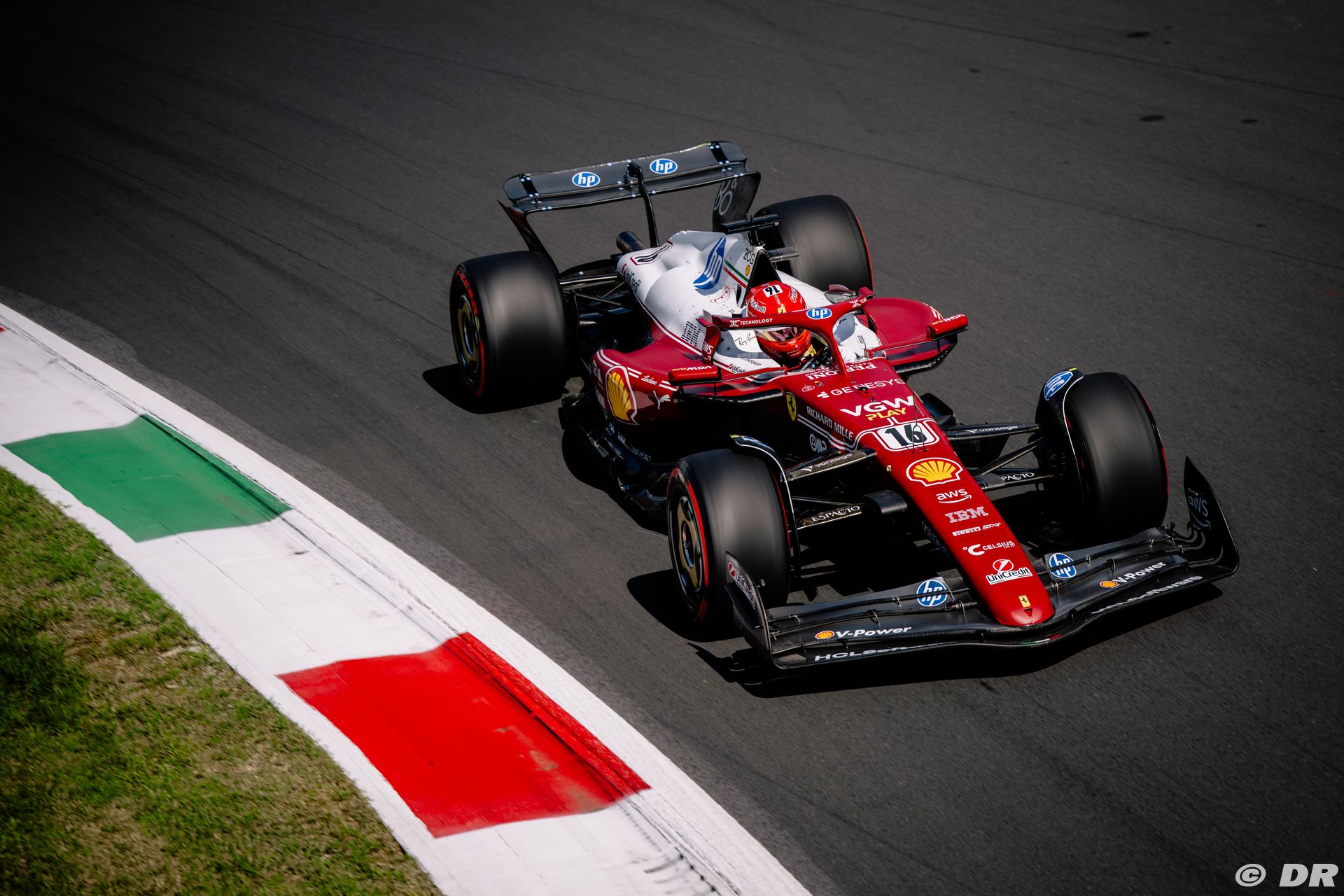 ferrari1_6_-7.jpg