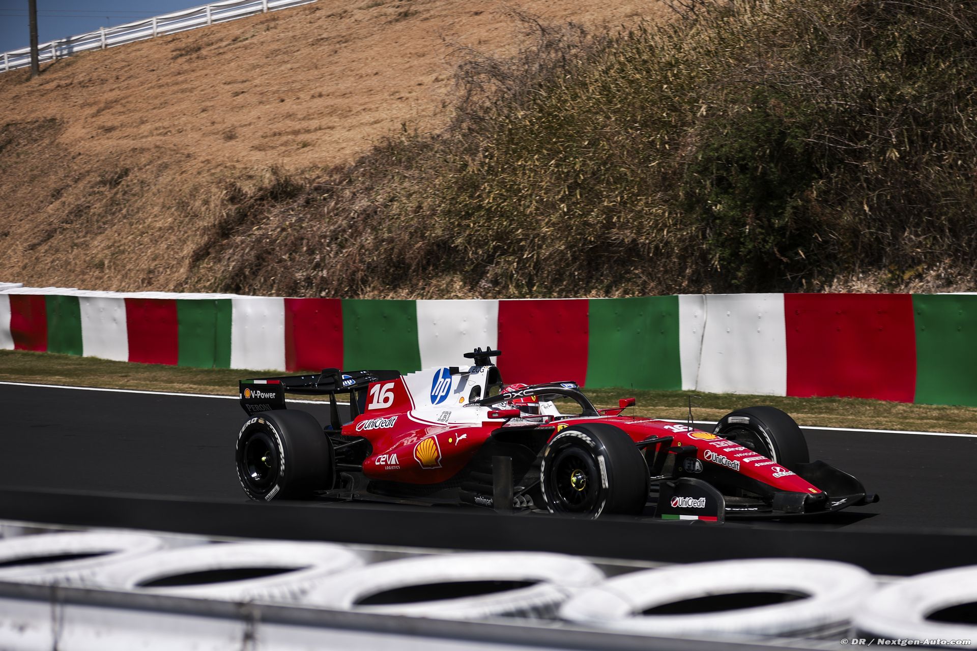 ferrari1_6_-9.jpg
