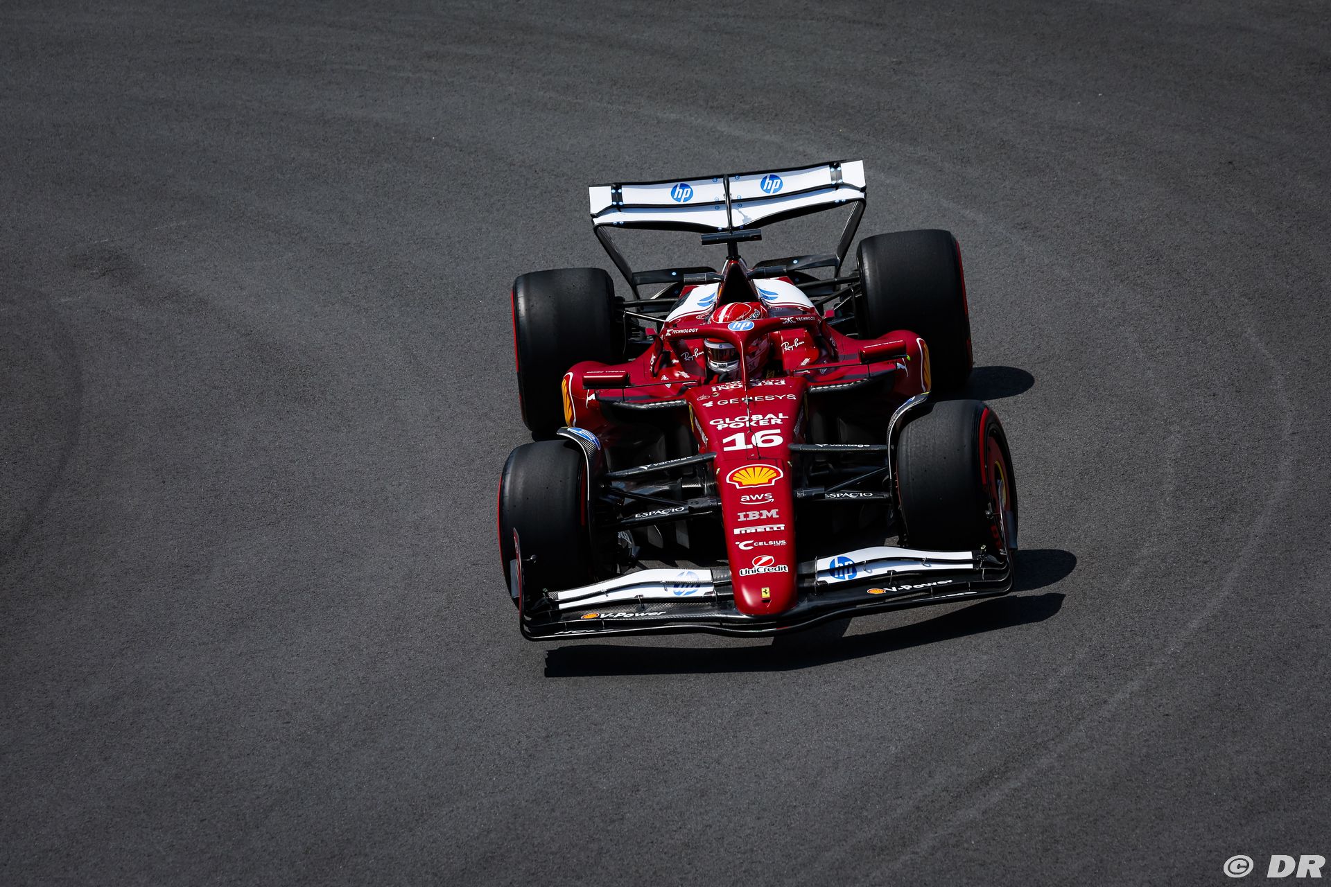 ferrari1_9_-6.jpg