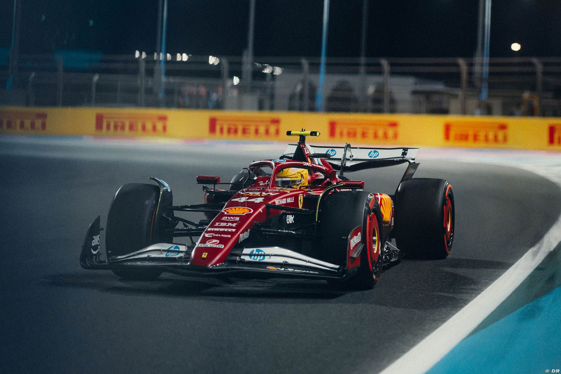 ferrari2_10_-10.jpg