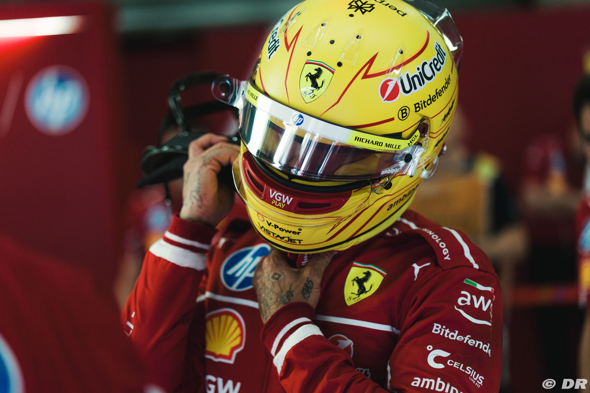 ferrari2_10_-8.jpg