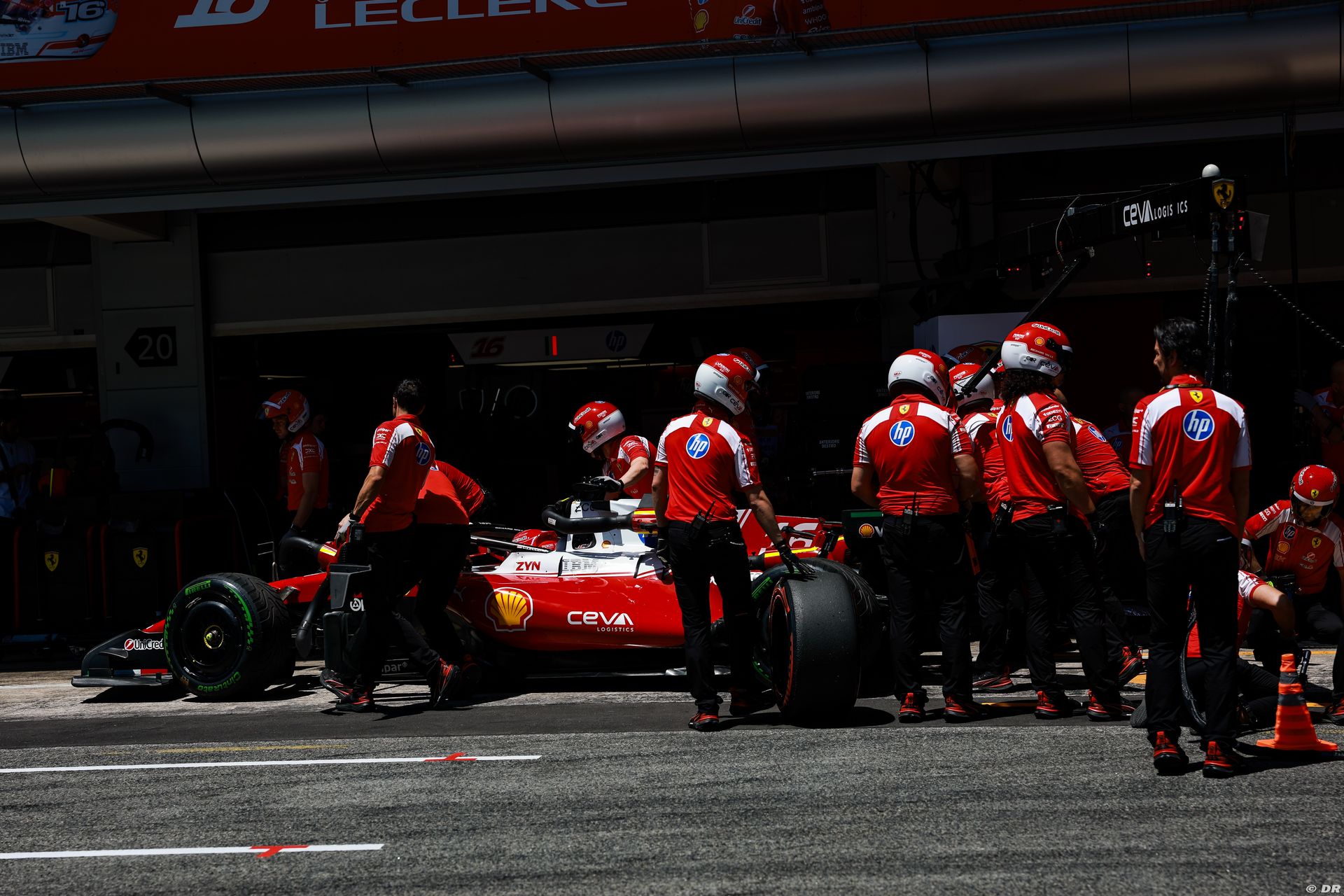 ferrari2_6_-14.jpg