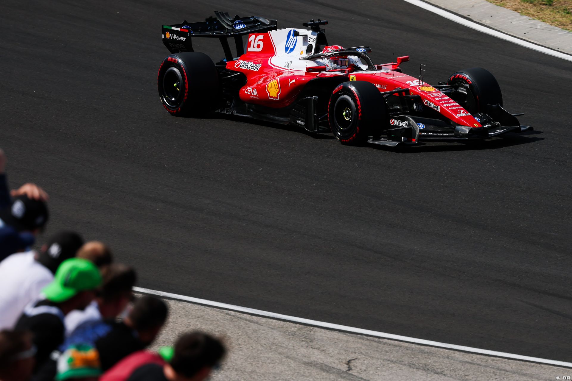 ferrari3_10_-15.jpg
