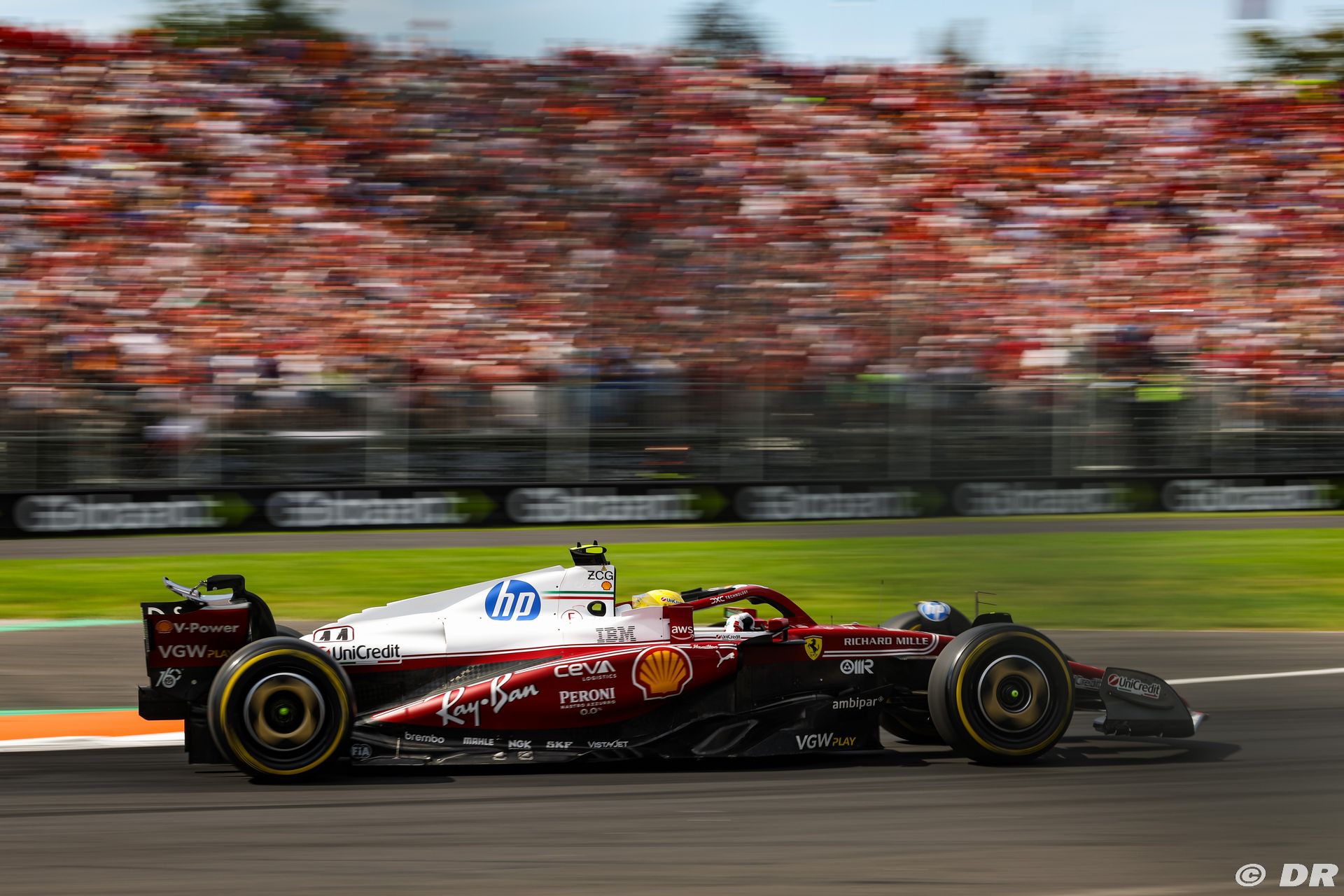 ferrari3_8_-10.jpg