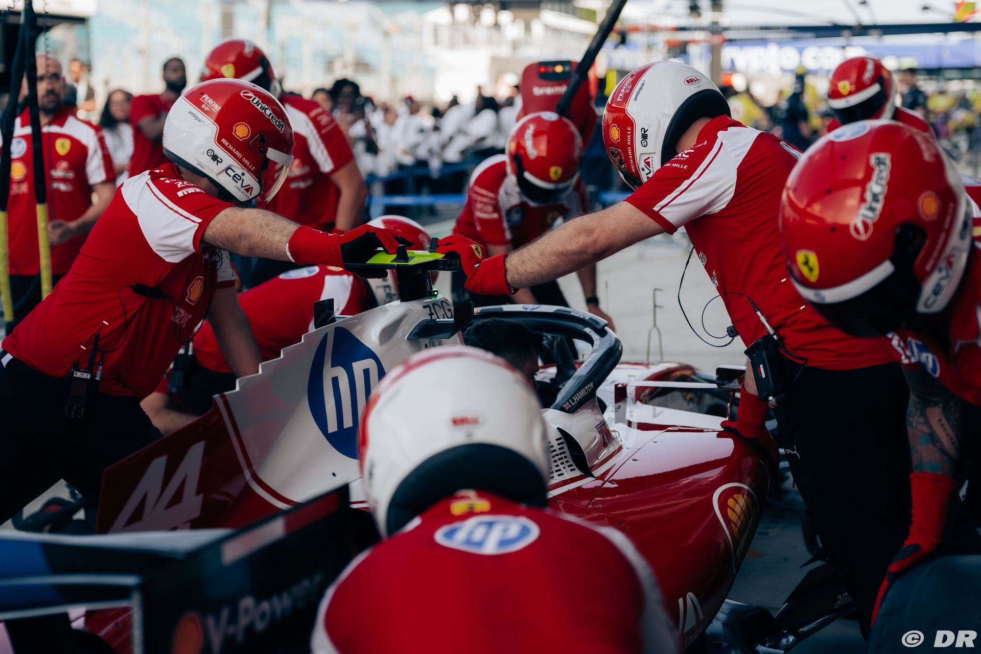 ferrari3_8_-16.jpg