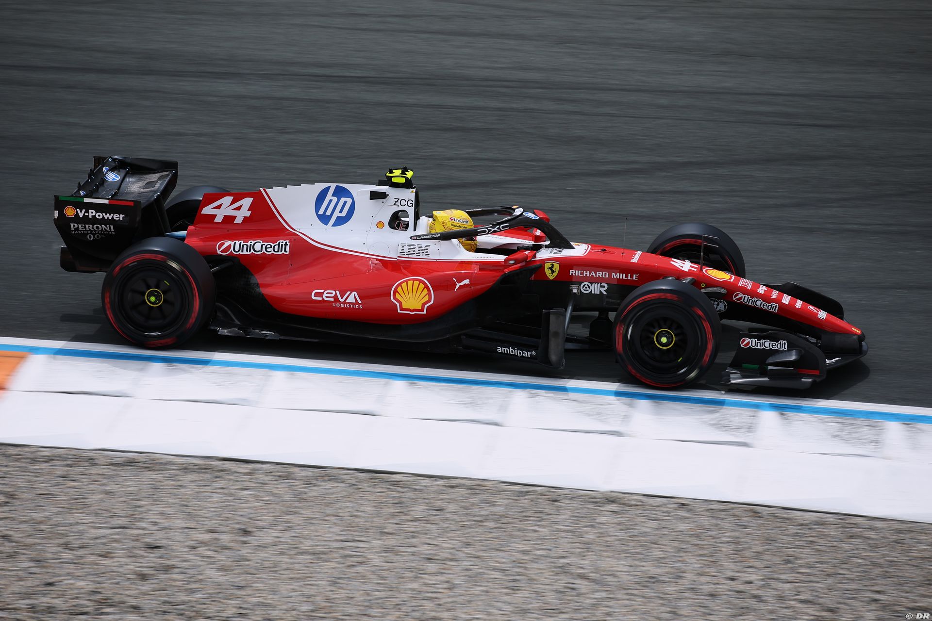 ferrari_11_-4.jpg