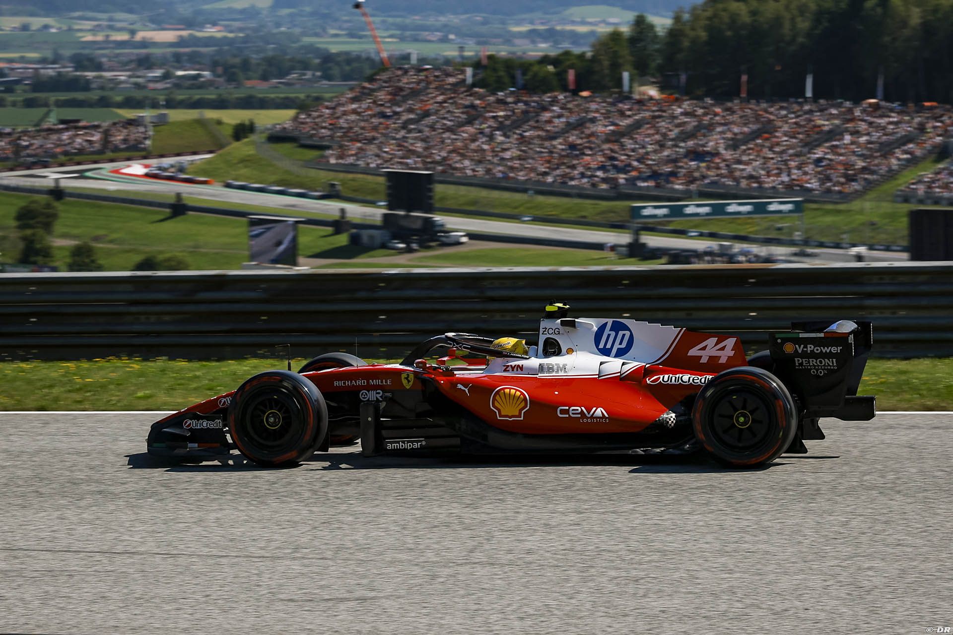 ferrari_28_.jpg