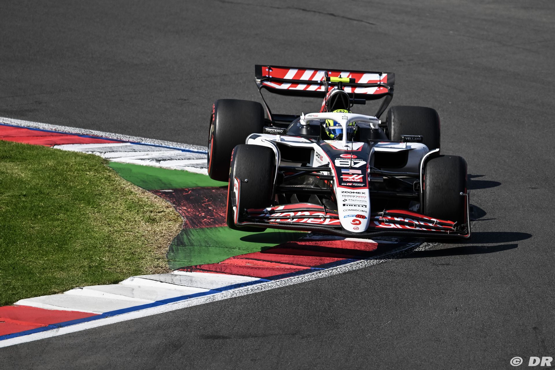 haas3_16_-3.jpg