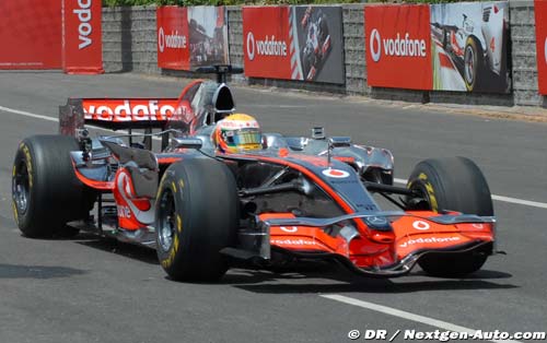 hamilton-india-09_270911-2.jpg