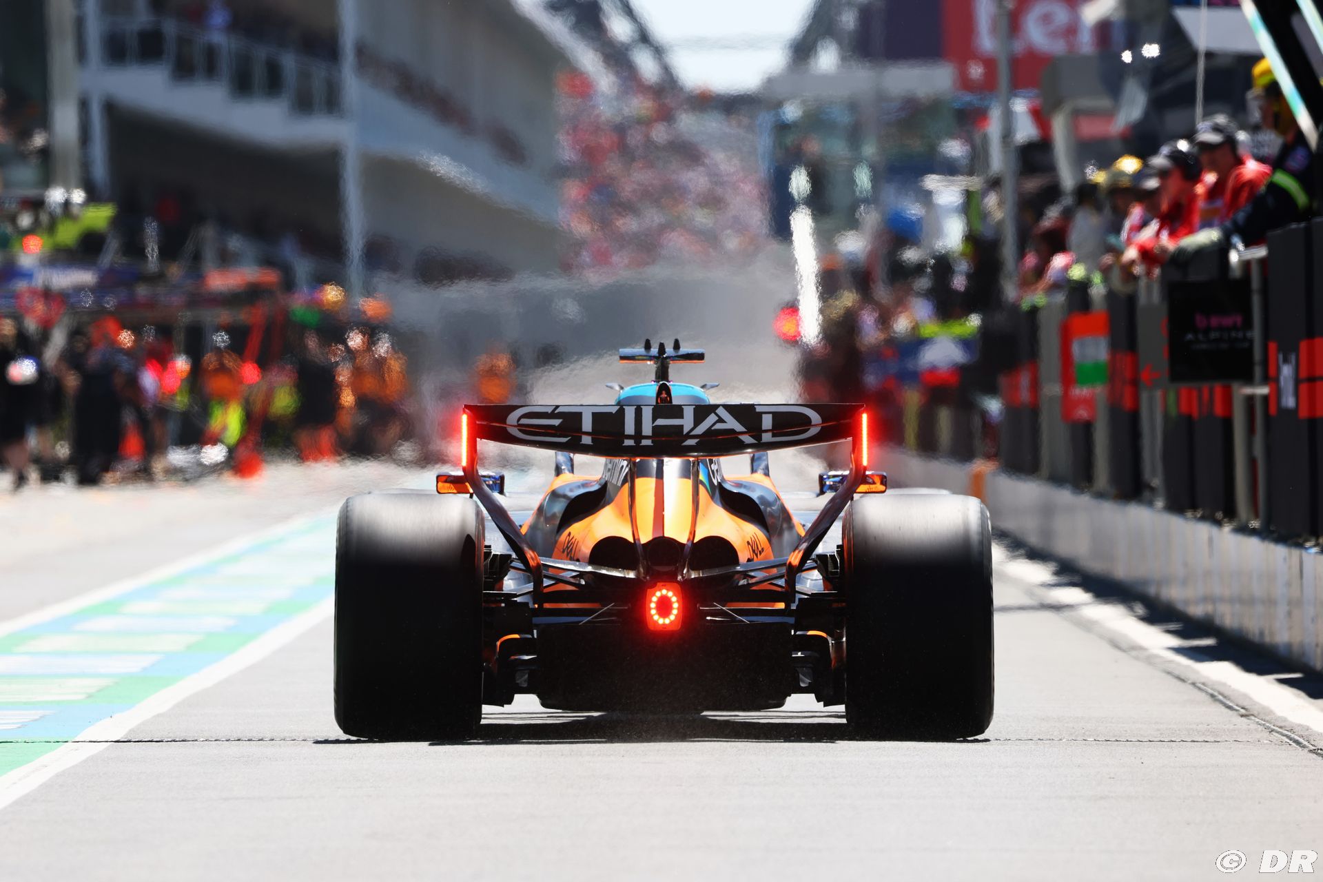 mclaren1_101_.jpg