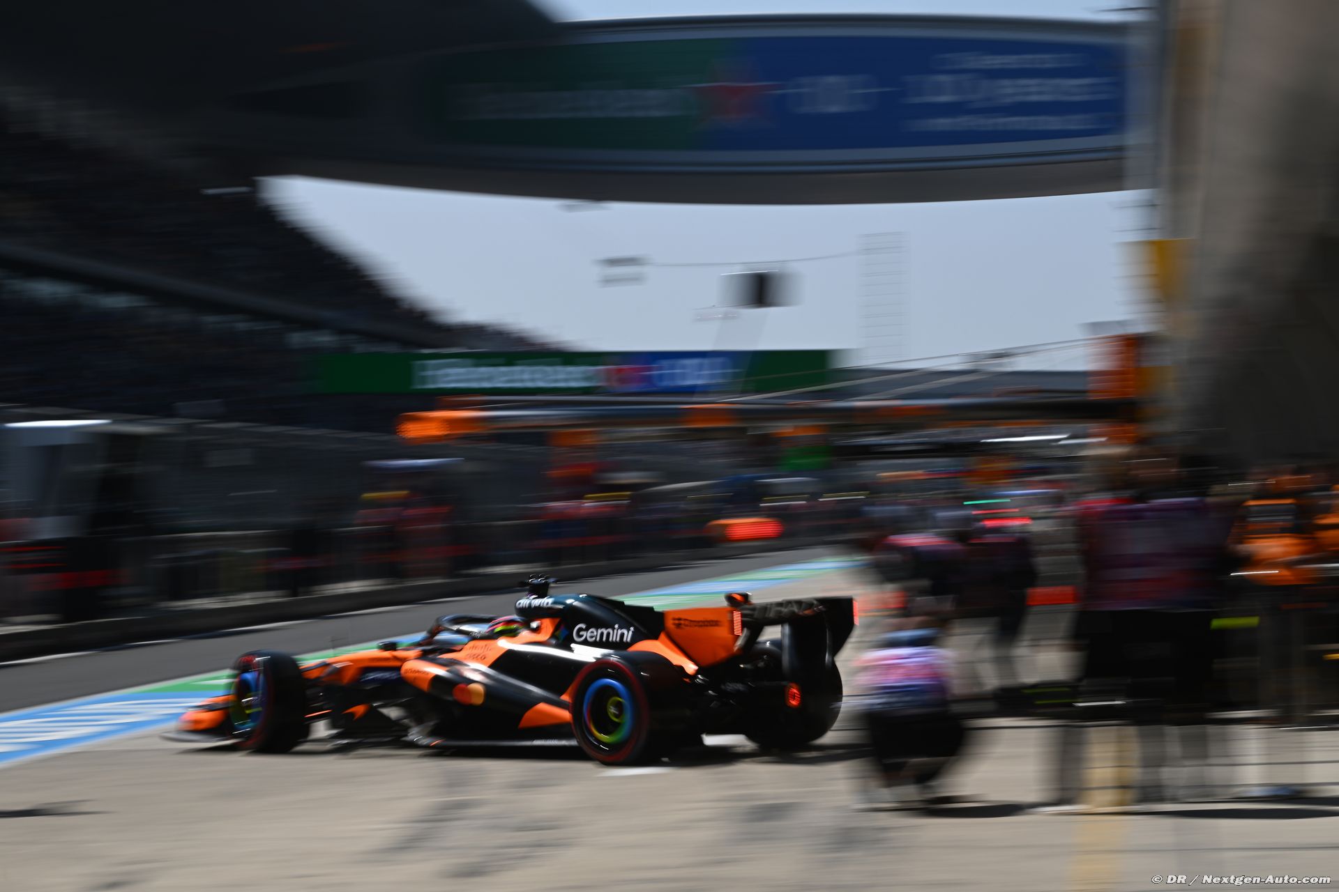 mclaren1_104_-2.jpg