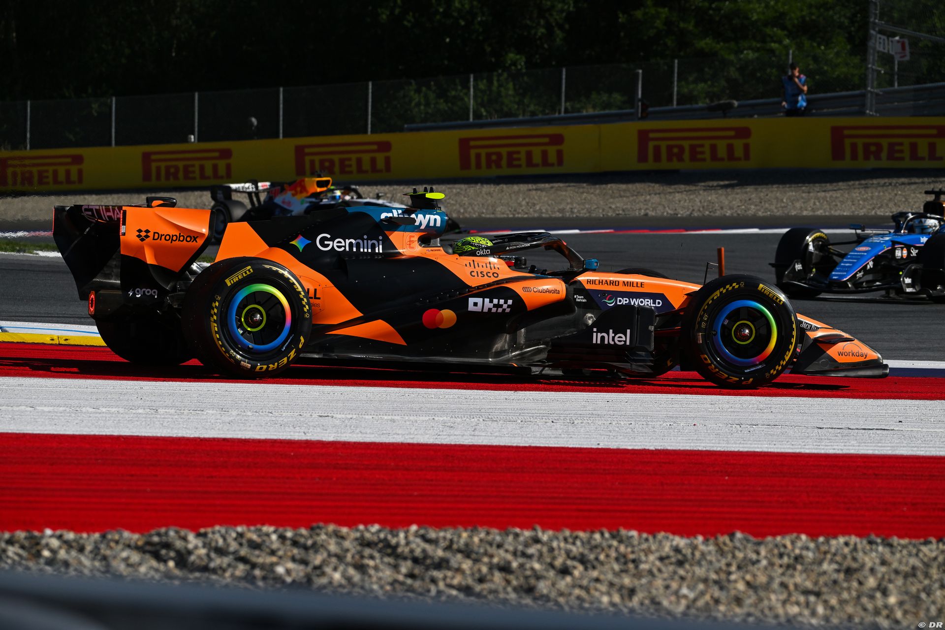 mclaren1_139_.jpg